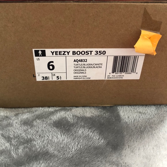 YEEZY 350 BOOST Turtle Dove size 6